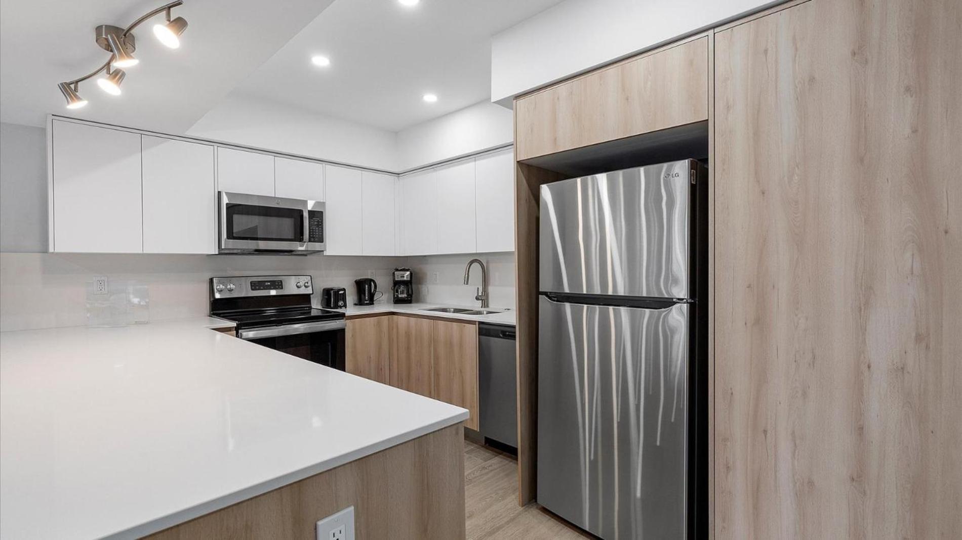Ocean Reserve Luxury Condos Across From Sunny Isles Beach 마이애미 비치 외부 사진