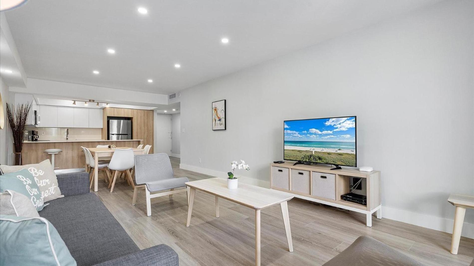Ocean Reserve Luxury Condos Across From Sunny Isles Beach 마이애미 비치 외부 사진