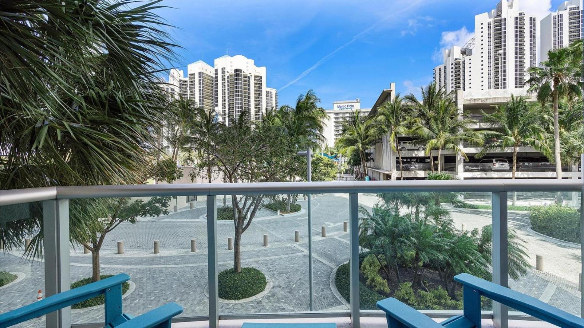 Ocean Reserve Luxury Condos Across From Sunny Isles Beach 마이애미 비치 객실 사진