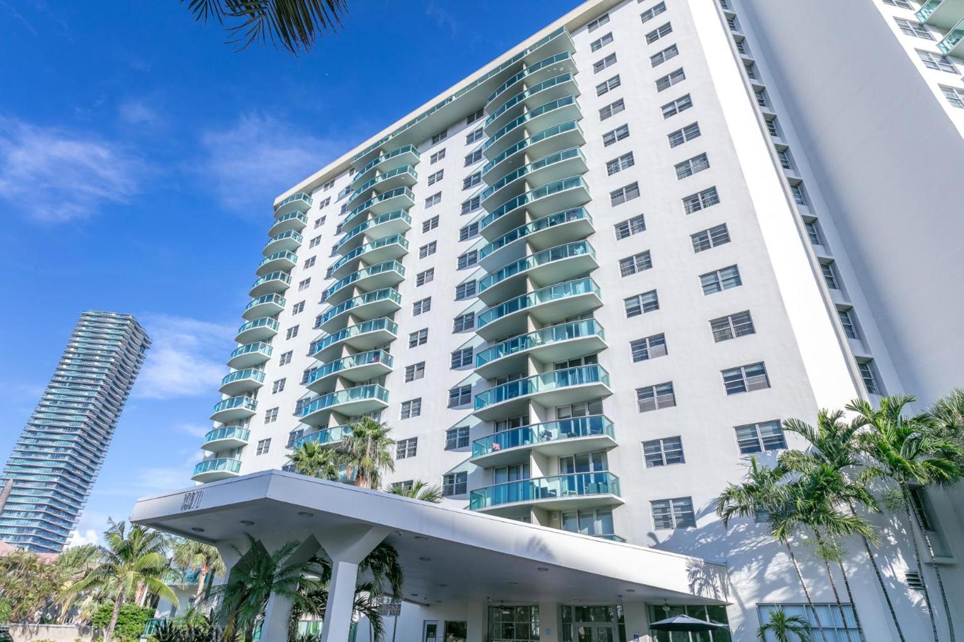 Ocean Reserve Luxury Condos Across From Sunny Isles Beach 마이애미 비치 외부 사진