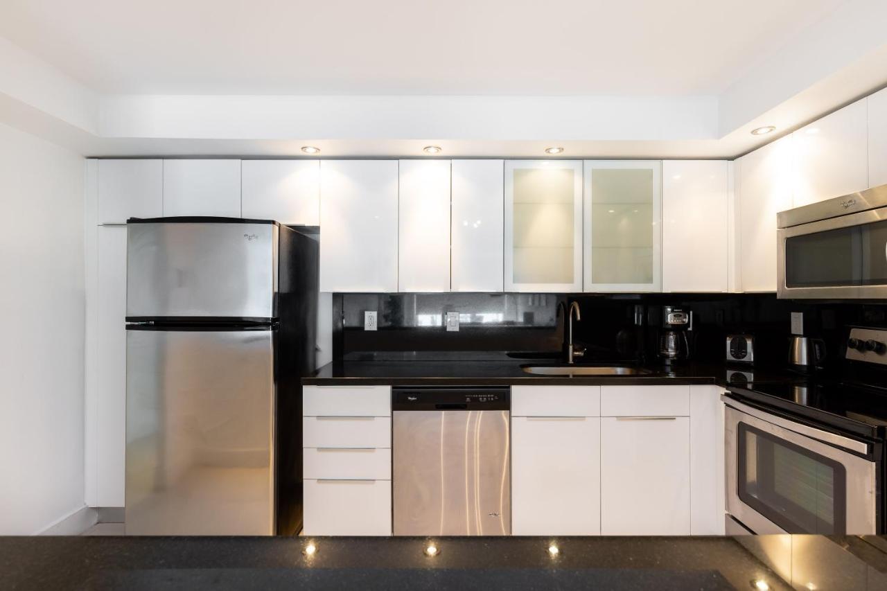 Ocean Reserve Luxury Condos Across From Sunny Isles Beach 마이애미 비치 외부 사진