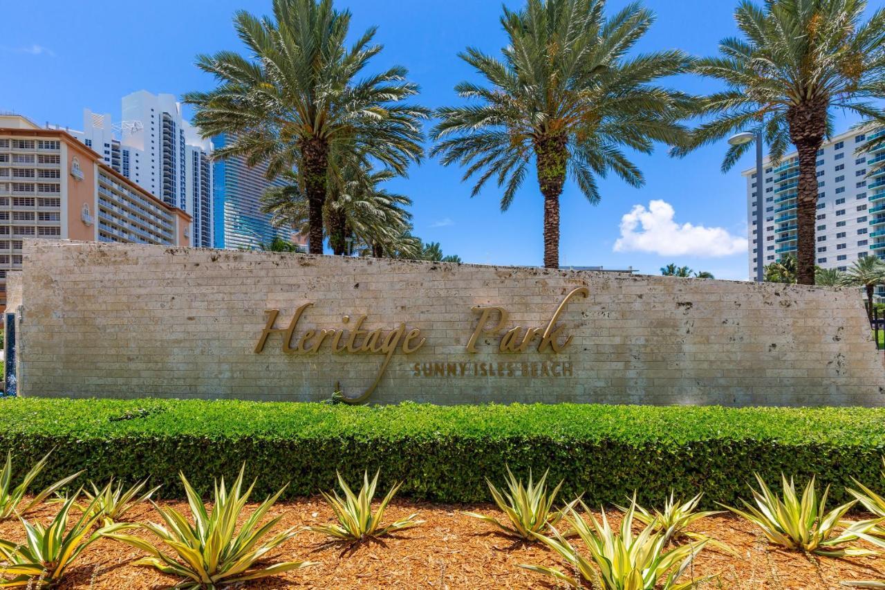 Ocean Reserve Luxury Condos Across From Sunny Isles Beach 마이애미 비치 외부 사진
